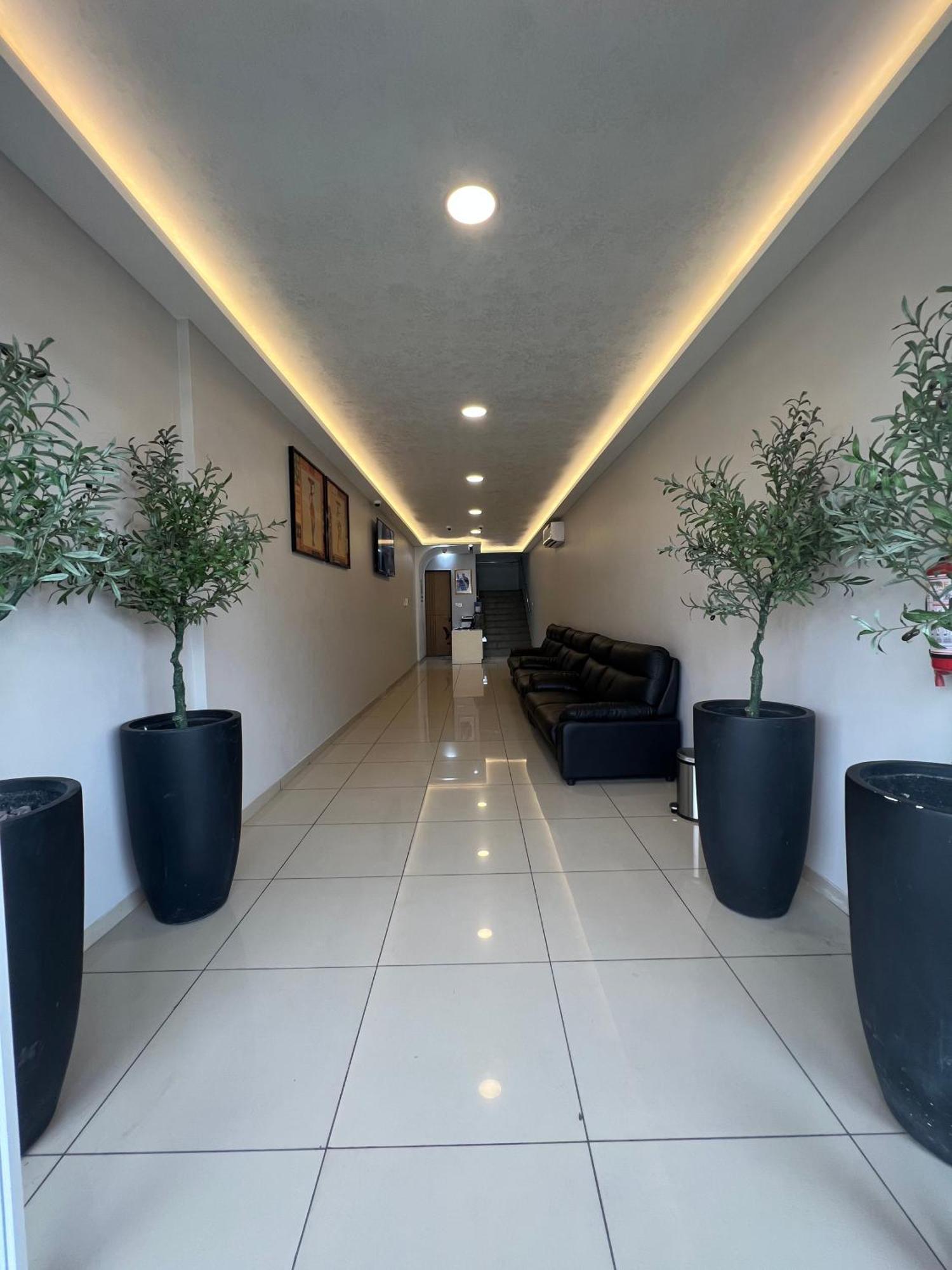 Ixoras Hotel Victoire Kinshasa Exterior foto